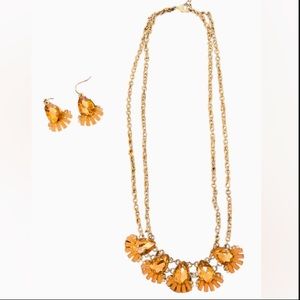 Peachy Colored And Gold Retro Art Deco Style Earrings And Necklace Set.